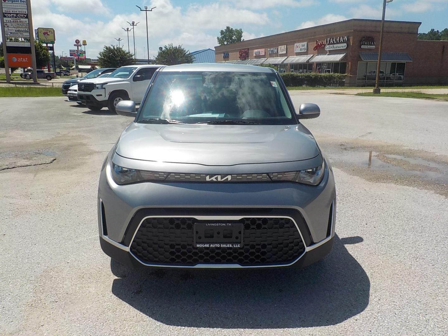 2023 Gray /Black Kia Soul (KNDJ23AU6P7) with an 4 CYL engine, CVT transmission, located at 1617 W Church Street, Livingston, TX, 77351, (936) 327-3600, 30.710995, -94.951157 - ONE OWNER!! LOW MILES!! - Photo#2